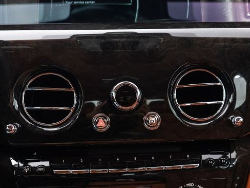 Certified 2018 Rolls-Royce Phantom Sedan image 42