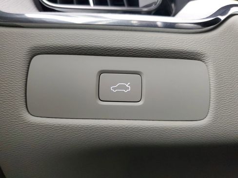 Used 2026 Volvo XC60 B5 Ultra w/ Protection Package Premier image 37