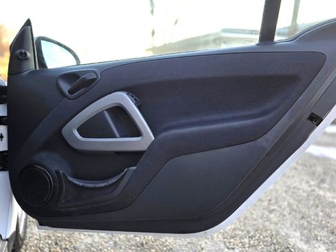 Used 2012 smart fortwo pure image 23