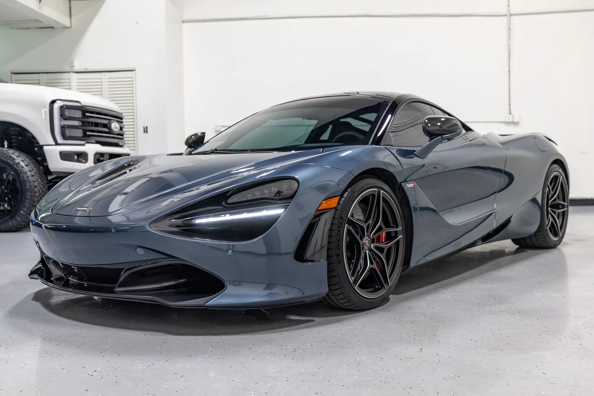 Used 2018 McLaren 720S Performance RWD image 7