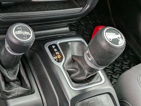 Used 2018 Jeep Wrangler Unlimited Sport AWD/4WD image 13