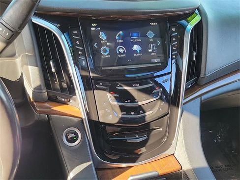 Used 2019 Cadillac Escalade ESV Luxury image 12