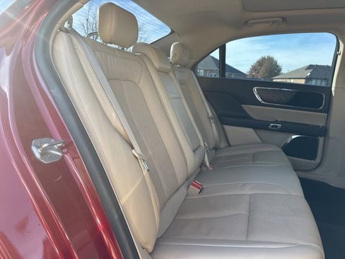 Used 2019 Lincoln Continental Select image 46