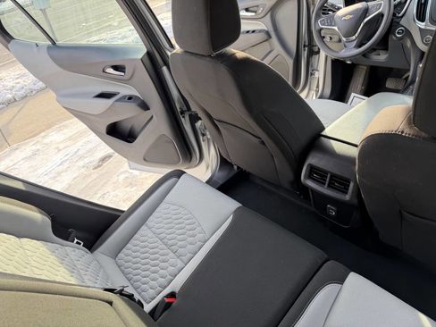 Used 2020 Chevrolet Equinox LS image 10