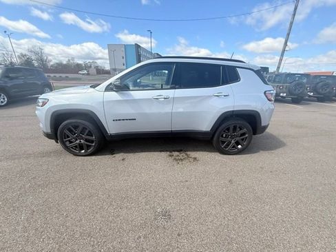 New 2026 Jeep Compass Latitude AWD/4WD image 4