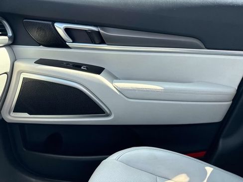 Used 2020 Kia Telluride S FWD image 23