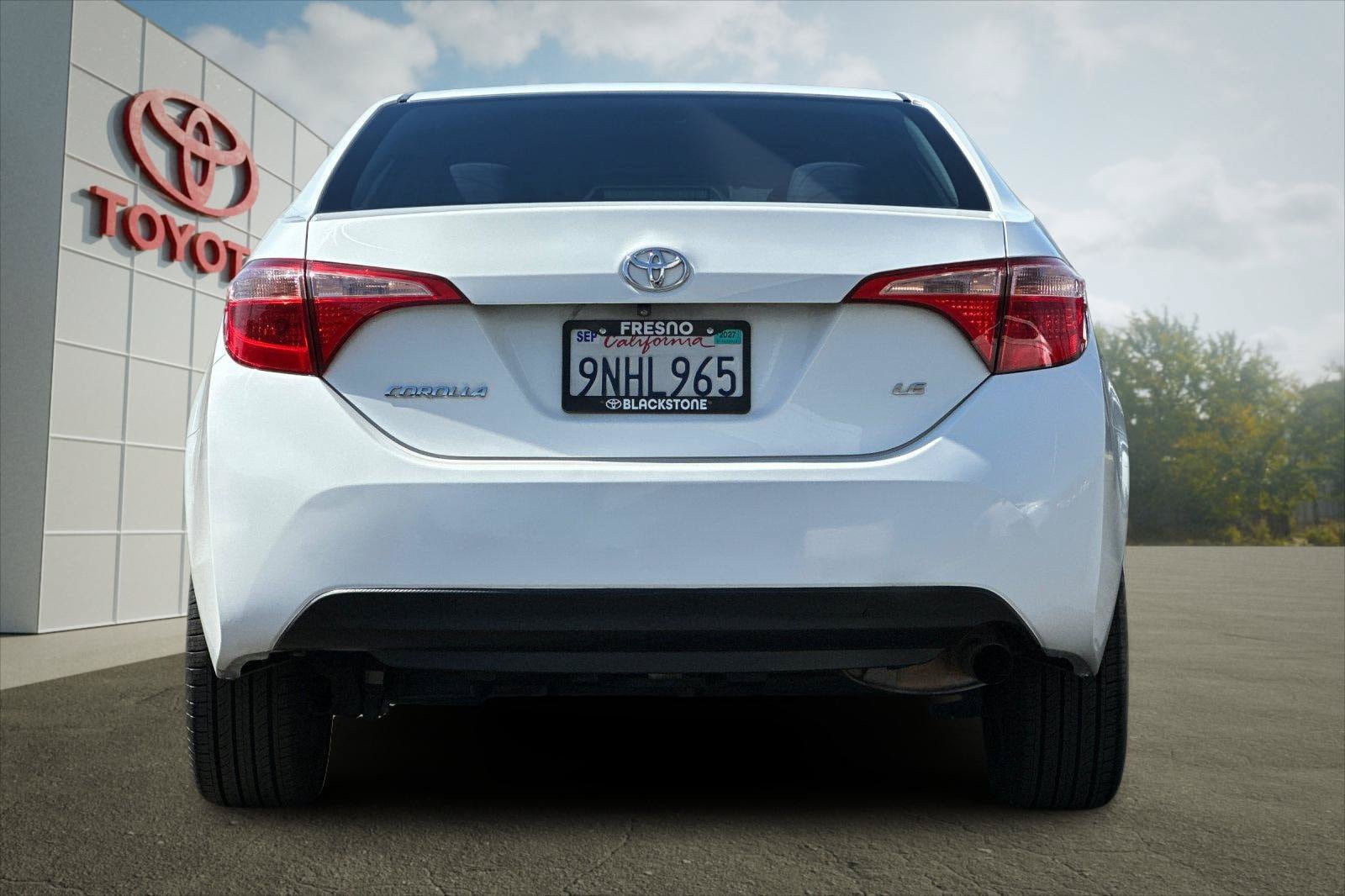 Used 2018 Toyota Corolla LE FWD image 4