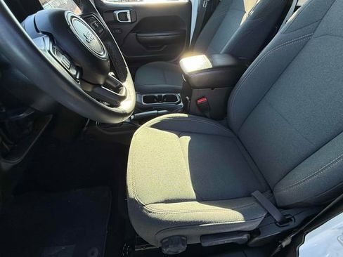 Used 2024 Jeep Wrangler Sport S image 11