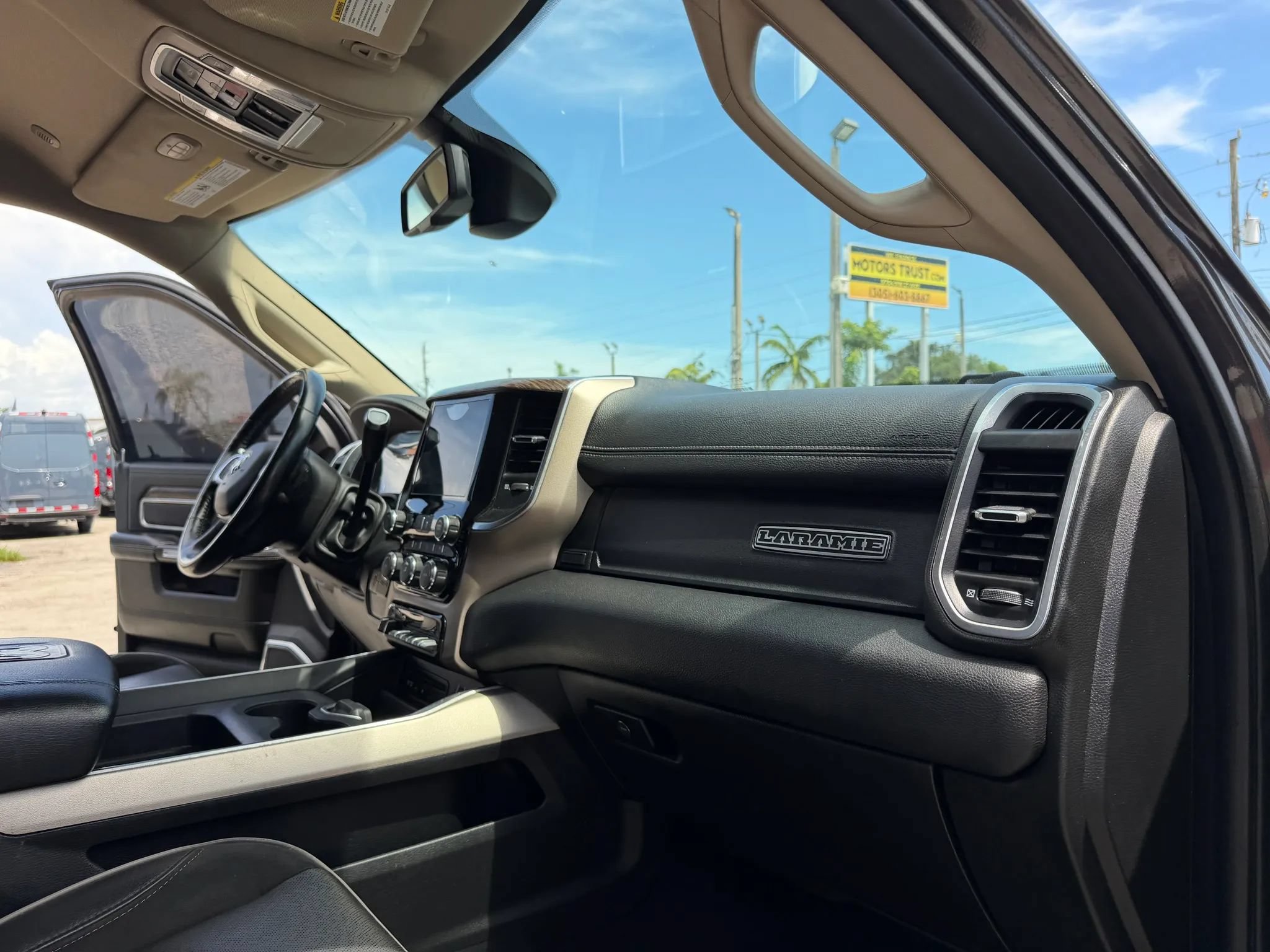 Used 2019 RAM 2500 4x4 Crew Cab Laramie image 22