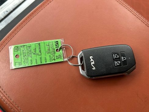 Used 2024 Kia Carnival SX FWD image 36