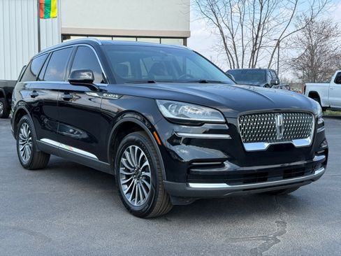 Used 2022 Lincoln Aviator AWD w/ Premium Package image 2