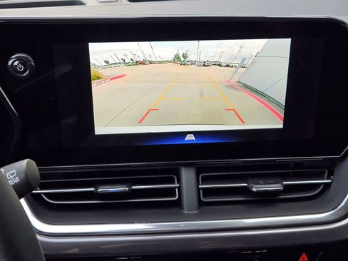 New 2026 Chevrolet Trax ACTIV w/ Sunroof Package FWD image 20