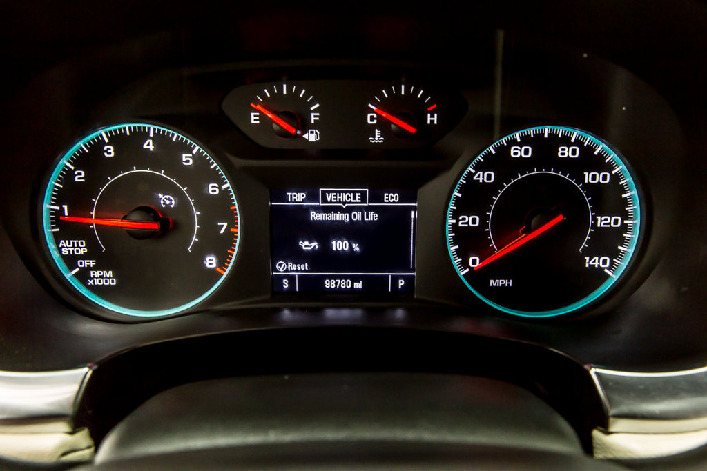 Used 2023 Chevrolet Traverse LS w/ Safety Package FWD image 16
