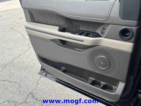 Used 2021 Ford Expedition Limited RWD image 17