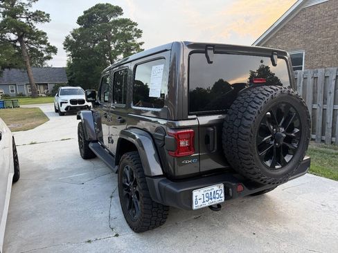 Used 2021 Jeep Wrangler Unlimited Sahara w/ Safety Group AWD/4WD image 4