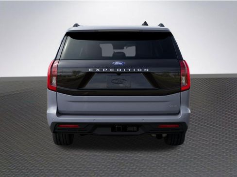 New 2027 Ford Expedition Max Active RWD image 7