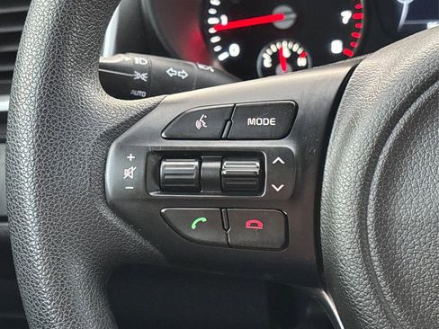 Used 2016 Kia Sorento LX image 32