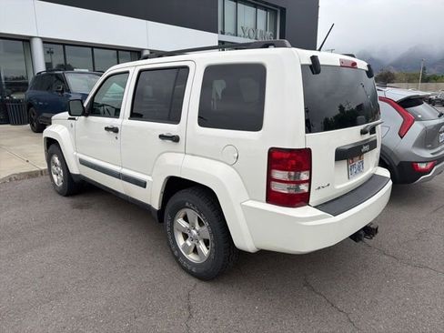 Used 2010 Jeep Liberty Sport w/ Popular Equipment Group AWD/4WD image 3