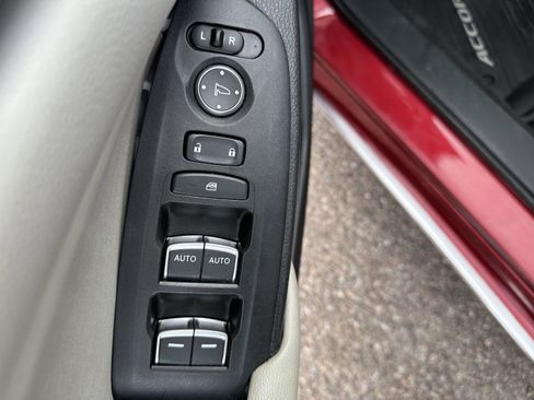 Used 2018 Honda Accord EX image 17