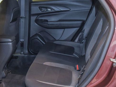 Used 2023 Chevrolet TrailBlazer LT w/ Convenience Package AWD/4WD image 13