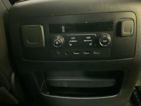 Used 2018 GMC Yukon Denali w/ Denali Ultimate Package image 34