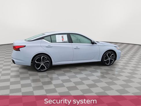 Used 2024 Nissan Altima 2.5 SR image 11