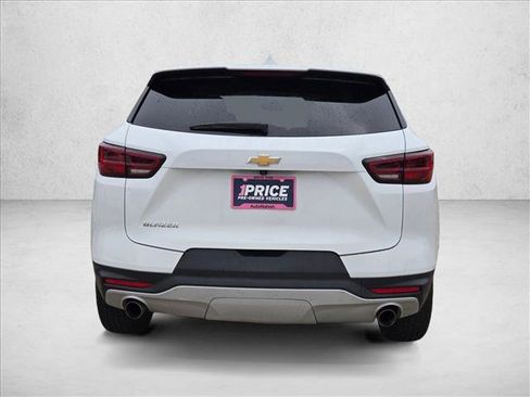Used 2025 Chevrolet Blazer LT FWD image 7