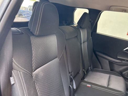 Used 2024 Mitsubishi Outlander ES image 24