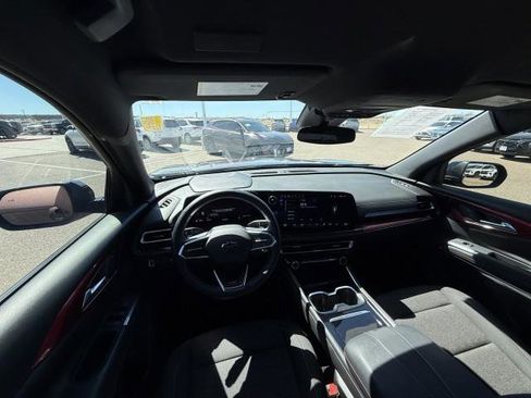 Used 2024 Chevrolet Traverse Z71 image 26