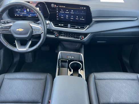 Used 2025 Chevrolet Equinox LT w/ Convenience Package II AWD/4WD image 11