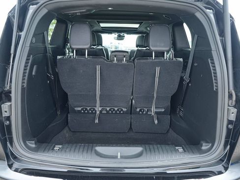 Used 2025 Chrysler Pacifica Limited FWD image 15