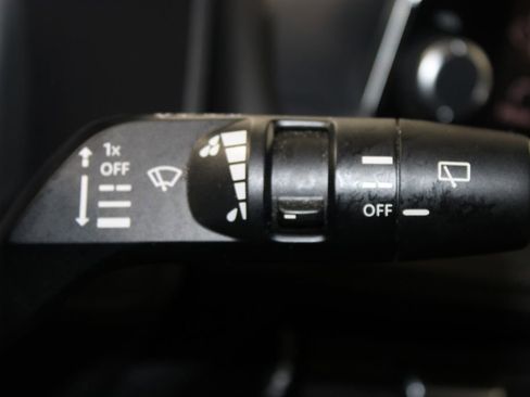 Used 2022 Nissan Rogue SV image 34