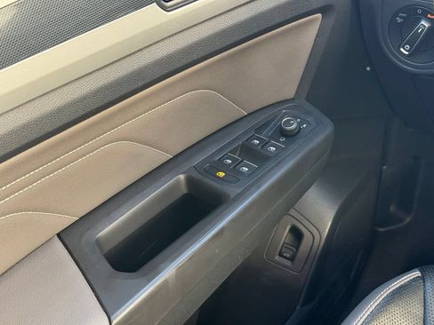 Used 2023 Volkswagen Atlas SEL Premium AWD/4WD image 9