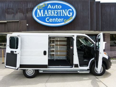 Used 2025 RAM ProMaster 2500 w/ U-Haul Equipment Group FWD image 23