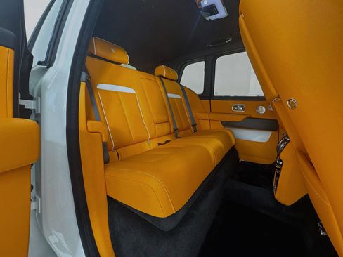 Certified 2025 Rolls-Royce Cullinan AWD/4WD image 9