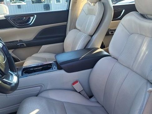 Used 2018 Lincoln Continental Reserve AWD/4WD image 14