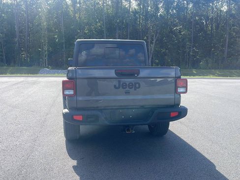 Used 2022 Jeep Gladiator Sport AWD/4WD image 6