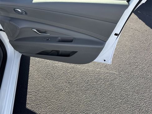 Used 2024 Hyundai Elantra SEL w/ Convenience Package image 14