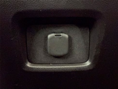 Certified 2025 Toyota Grand Highlander FWD image 37