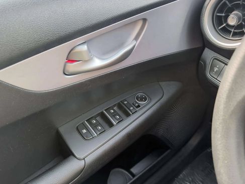 Used 2024 Kia Forte LXS FWD image 25