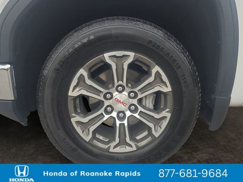 Used 2025 GMC Sierra 1500 SLT AWD/4WD image 9