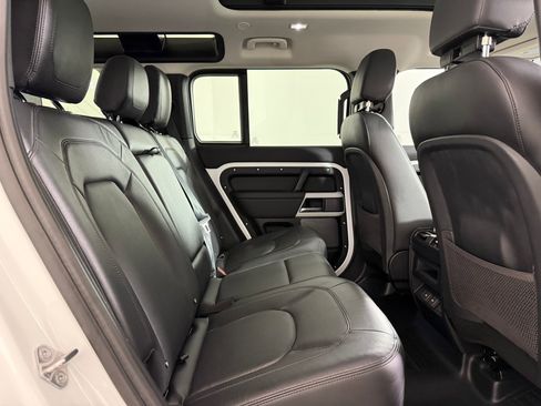 Used 2024 Land Rover Defender 110 S image 26