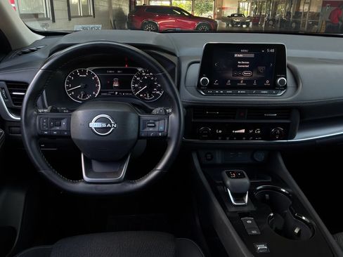 Used 2025 Nissan Rogue SV FWD image 13