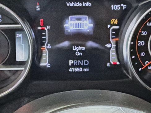 Used 2018 Jeep Wrangler Unlimited Sahara AWD/4WD image 8