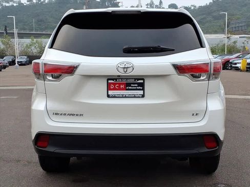 Used 2015 Toyota Highlander LE image 5