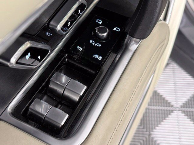 Used 2023 Land Rover Range Rover SE AWD/4WD image 22