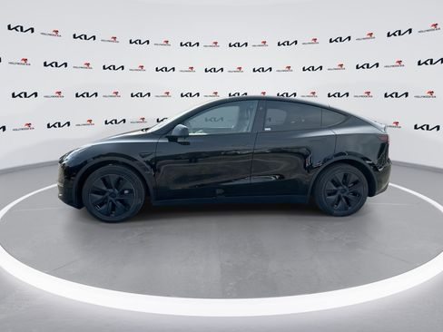 Used 2024 Tesla Model Y Long Range AWD/4WD image 5