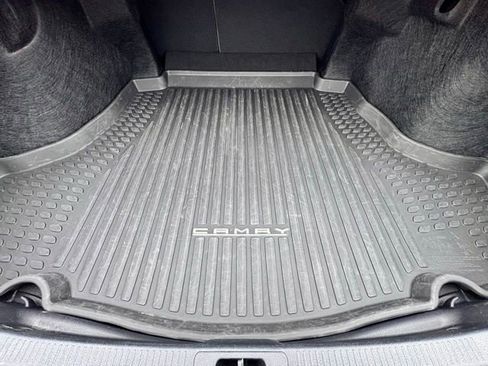 Used 2023 Toyota Camry SE FWD image 11