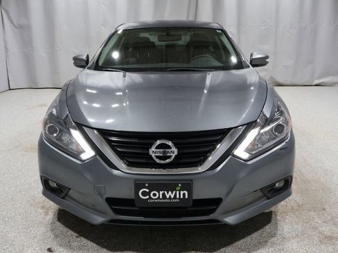 Used 2017 Nissan Altima 2.5 SL w/ 2.5 Technology Package image 6