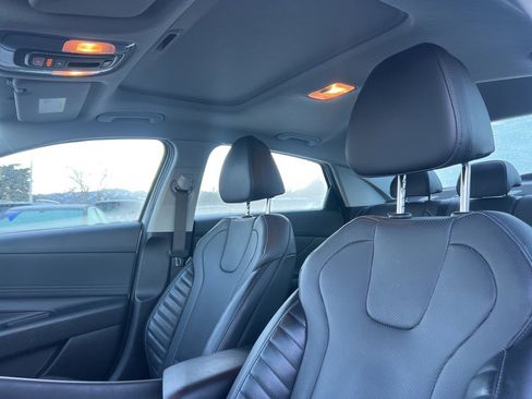 Used 2023 Hyundai Elantra Limited w/ Preferred Accessory Package image 21